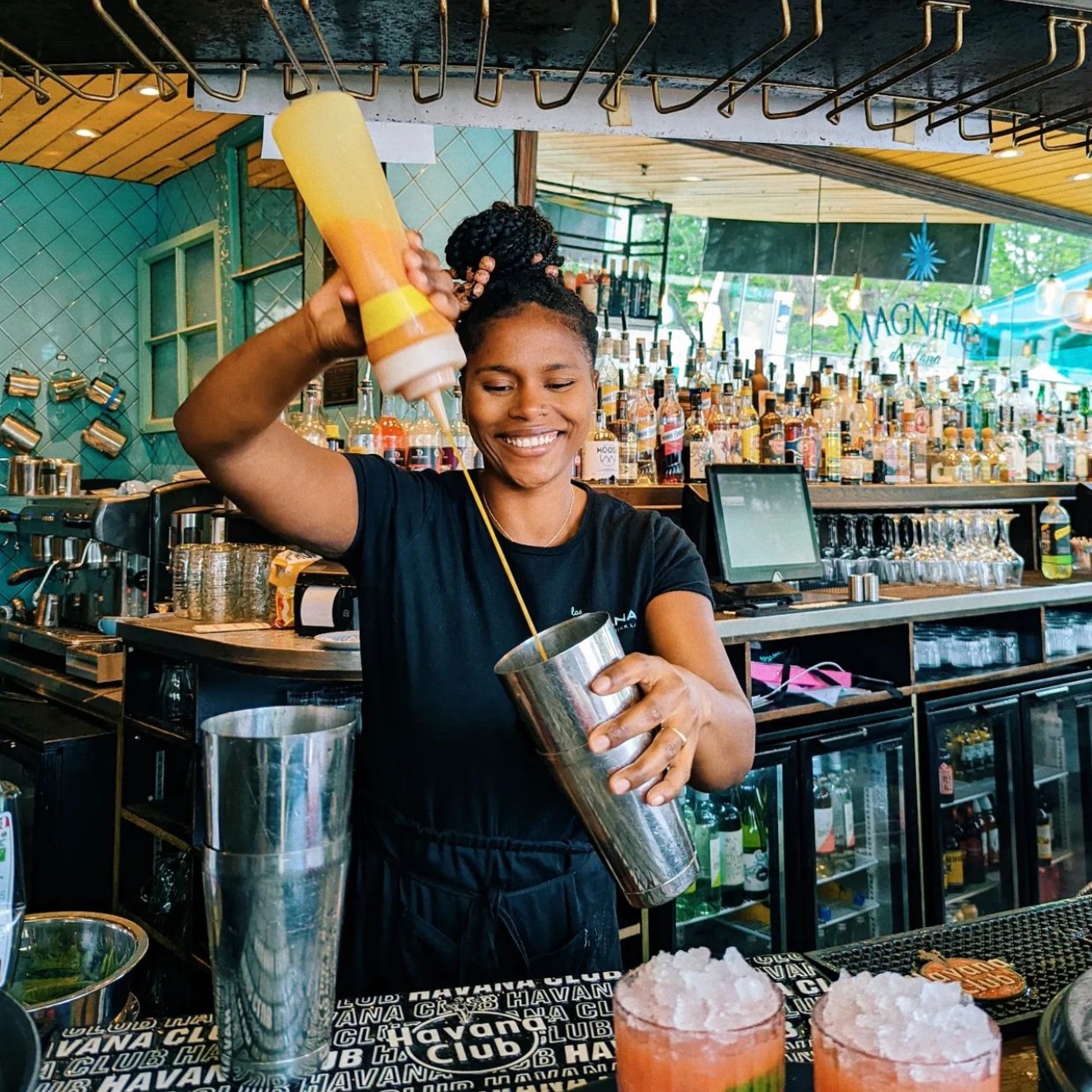 Cocktail making class for 1 person